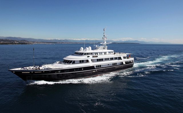 Virginian Yacht Charter in Santorini
